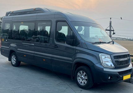 17 Seater Urbania Traveller