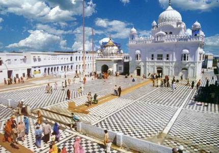 Chandigarh to Punjab Gurudwaras: Spiritual Tour