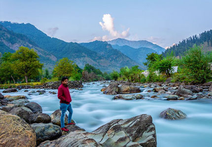 Srinagar Valley Escape from Amritsar