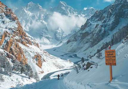 Honeymoon in Manali Hills