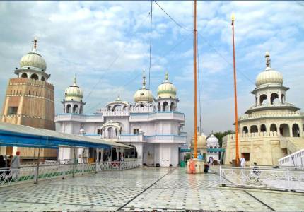 Chandigarh to Punjab Gurudwaras: Spiritual Tour