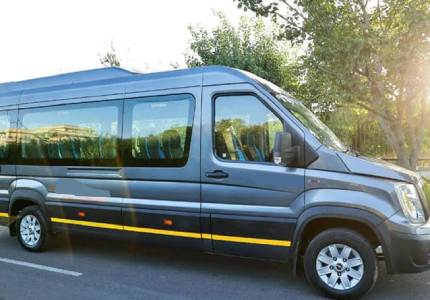 12 Seater Urbania Traveller