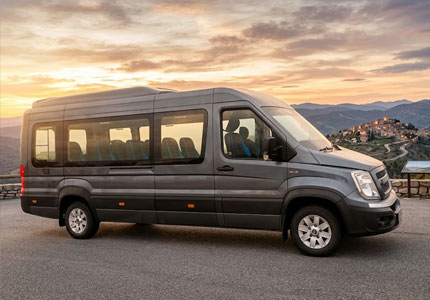 17 Seater Urbania Traveller